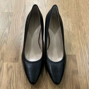 🔸Tahari Women’s Black Business Casual Brett Leather Pointy Closed Toe Heels